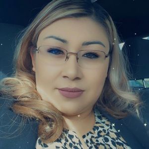 Meet your Posher, Elena